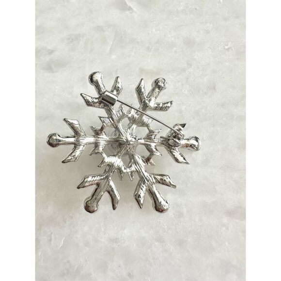 Rhinestone and faux pearl snowflake brooch ￼ - Picture 3 of 3